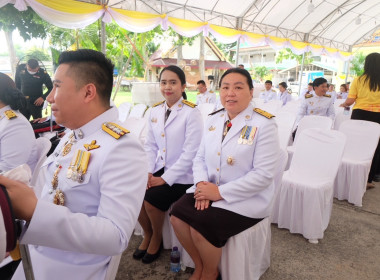 เข้าร่วมพิธีเสกนำพระพุทธมนต์ศักดิ์สิทธิ์และพิธีเวียนเทียนสมโภชน้ำพระพุทธมนต์ศักดิ์สิทธิ์ เพื่อใช้ในงานเฉลิมพระเกียรติพระบาทสมเด็จพระเจ้าอยู่หัว ... พารามิเตอร์รูปภาพ 15